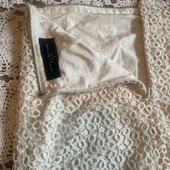 Asymmetrical Lace Skirt - Picture 7 of 8